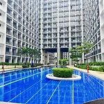 Cozy Apartment In Mall Of Asia