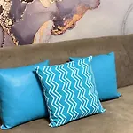 18100 Shore 2 T2 Budget-Friendly Condotel Near Moa By Prime Stay