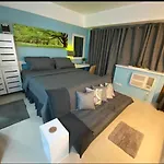 One Palm Tree Villas Near Naia Terminal 3