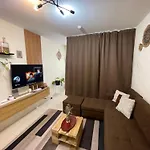 Cabin In Urban - Urban Deca Homes - Manila