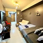 Kathys Crib Family Suite Room