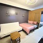 Kathys Crib Family Suite Room