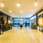 Chic Floating Penthouse Makati Gym Air Condo Gym Swim Park 300Mb