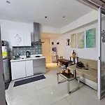 The Bahamas & Maldives Suites By Azure Urban Resort Residences