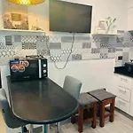 Jl Suites Staycation In Mckinley Hill