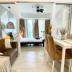 Azure Urban Resort By Melrose Avenue