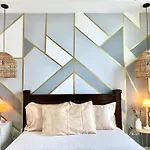 Azure Urban Resort By Melrose Avenue