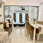 Azure Urban Resort By Melrose Avenue
