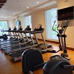Condotel Nearby Moa With Pool Access