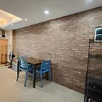 Across Airport Hotel 7D By Ldn
