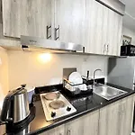 Cozy Condo With Pool View And Free Parking!