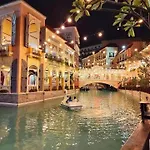 Jl Suite Staycation Near Venice Grand Canal Mall