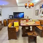 Julie Annes Guesthouse In The Heart Of The City