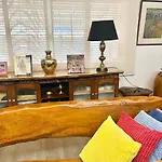Julie Annes Guesthouse In The Heart Of The City