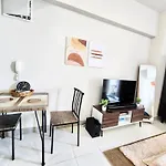 Francine Deluxe Studio