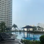 1Bdrm Condo At Makati W Balcony View Of Mnla Bay