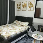 E & L Staycation At Trees Residences