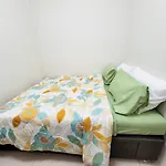 An-Dy\'S Point, Field Residences