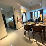 Funky Hq - 1Br Eastwood Global Plaza