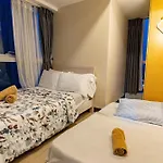 3Br Modern Uptown Parksuites Bgc With Bathtub