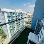 One Palm Tree Villas Condominium - Studio 10A With Balcony - Across Terminal 3 Airport