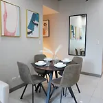 Luxury 2-Bedroom At Bgc Uptown