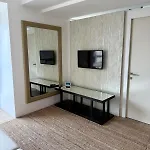 Condo Roughly 30 Mins From Naia With View Of Greenhills