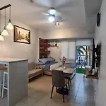 Affordable Condo In Makati W/ Wi-Fi, Netflix, Pool