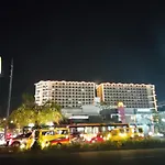 Staycation At Solemare Parksuites Tower B Near Dfa, Mall Of Asia, Ayala Mall, Parqual Mall , Cod, Conrad, Solaire, Okada Manila, & Naia,1 Bedroom