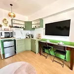 Emerald Escapes - Avida San Lazaro Near Ust-Winford-Sm