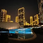 Luxury California King Suite With Pool And City View