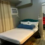 1 Bedroom Executive Suite Gentry Manor By Jms