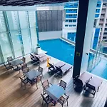 Cozy Flat At Makati S Coolest St