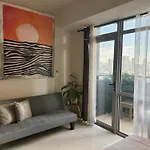 Manhattan Heights 200 Mbps Wifi Great Location In Araneta City