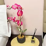 Grand Riviera Suites 1201 Near Us Embassy And St Luke\'S Medical Center Extension Clinic Slec By Prime Stay
