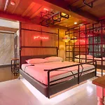 Victoria Court Suites - Pasig