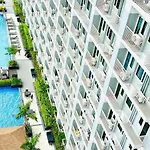 2Br Solana Suite 4 At Coast Residences