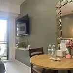 Studio For 4 With Netflix, 55In Tv, 200Mbs Net, In Heart Of Makati