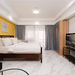 Greenbelt Makati Condo With Balcony & Park Views