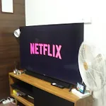 Cozy & Stylish Staycation And Netflix - Wifi And Pool