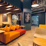 Cozy Flat At Makati S Coolest St