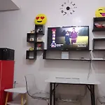 Trees Residences 1 Bedroom With Netflix And Bluetootth Karaoke Speaker With 2 Mini Microphone