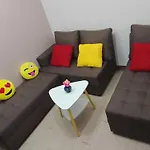 Trees Residences 1 Bedroom With Netflix And Bluetootth Karaoke Speaker With 2 Mini Microphone