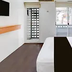 Townhouse Oak Brblock Boutique & Residences, Kalayaan Avenue, Near Ayala Mall, Poblacion, Makati, Manila