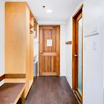 Townhouse Oak Brblock Boutique & Residences, Kalayaan Avenue, Near Ayala Mall, Poblacion, Makati, Manila
