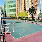 Cozy Staycation Venice With Balcony Mckinley Near Bgc