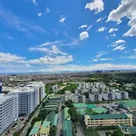 Cozy Staycation Venice With Balcony Mckinley Near Bgc