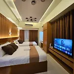 Modern Condotel 2Br Near Moa