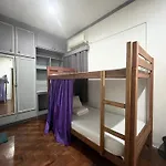 Layover Guesthouse At 28 Fokker- Near Airport