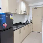 Sea Residences Mall Of Asia- Jerson